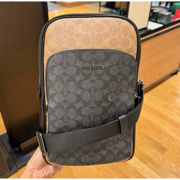 NWT Coach Ethan Pack In Blocked Signature Canvas CZ394 Tan Charcoal Black - Picture 1 of 7